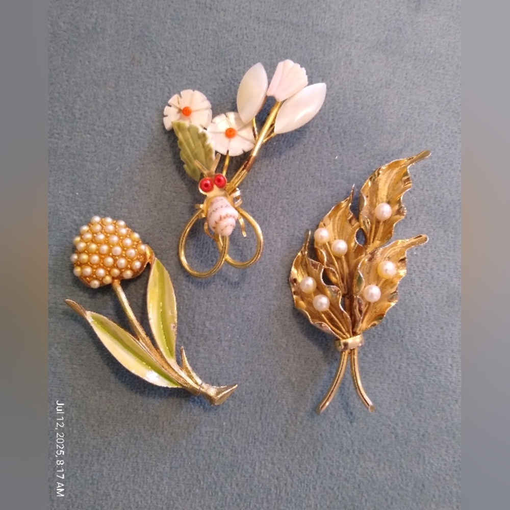 Floral Brooch Set